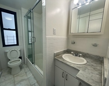 East 37th Street by Lexington Avenue - Photo Thumbnail 5