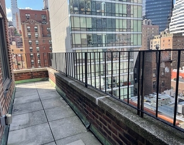East 37th Street by Lexington Avenue - Photo Thumbnail 6