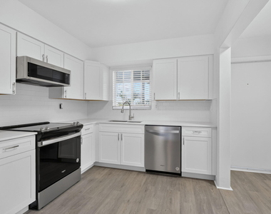 405 Southwind Drive - Photo Thumbnail 36