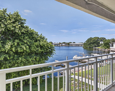 405 Southwind Drive - Photo Thumbnail 22