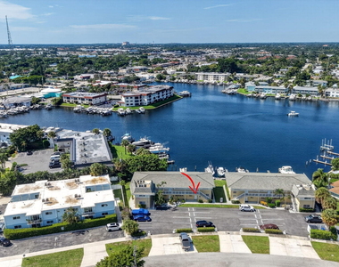 405 Southwind Drive - Photo Thumbnail 7