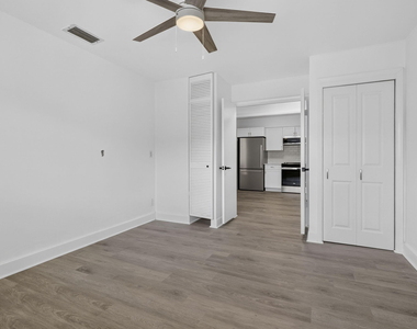 405 Southwind Drive - Photo Thumbnail 10