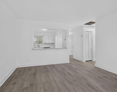 405 Southwind Drive - Photo Thumbnail 20