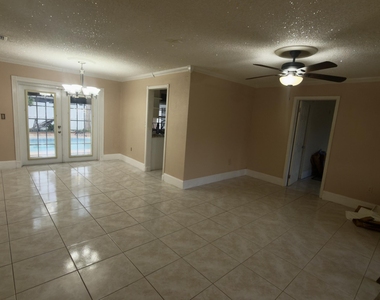 8391 Nw 21st Court - Photo Thumbnail 4