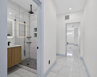 324 20th Street - Photo Thumbnail 4