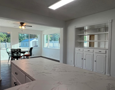 214 Sw 3rd Avenue - Photo Thumbnail 8