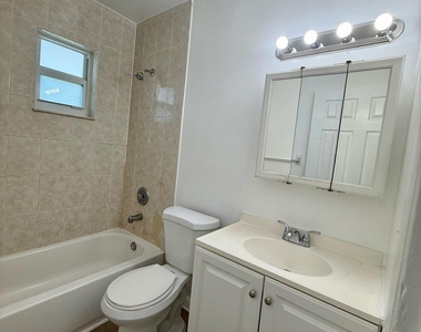 3221 Ne 7th Avenue - Photo Thumbnail 6