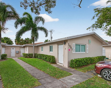 3221 Ne 7th Avenue - Photo Thumbnail 5