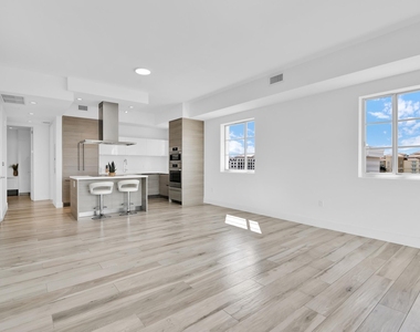 155 E Boca Raton Road - Photo Thumbnail 12