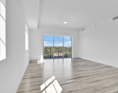 155 E Boca Raton Road - Photo Thumbnail 10