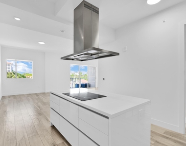 155 E Boca Raton Road - Photo Thumbnail 21