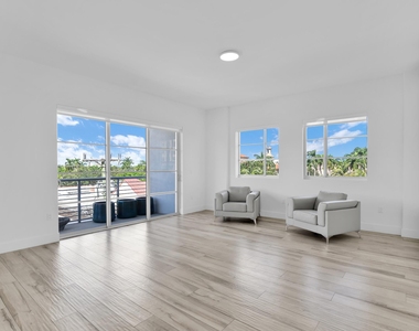 155 E Boca Raton Road - Photo Thumbnail 16