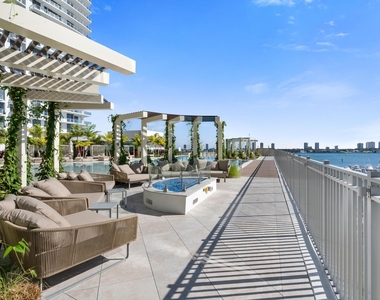 220 Lake Shore Drive - Photo Thumbnail 19