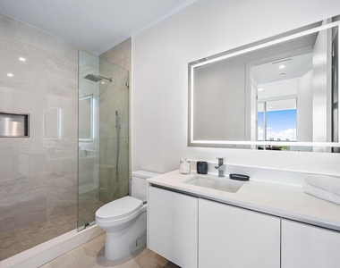 220 Lake Shore Drive - Photo Thumbnail 10
