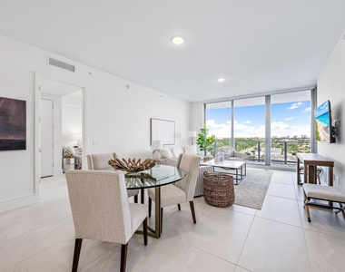 220 Lake Shore Drive - Photo Thumbnail 2