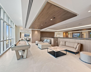 220 Lake Shore Drive - Photo Thumbnail 27