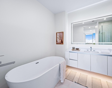 220 Lake Shore Drive - Photo Thumbnail 8