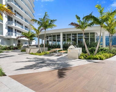 220 Lake Shore Drive - Photo Thumbnail 18