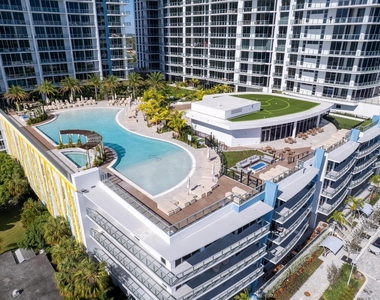 220 Lake Shore Drive - Photo Thumbnail 22