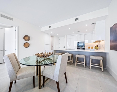 220 Lake Shore Drive - Photo Thumbnail 5