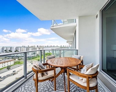 220 Lake Shore Drive - Photo Thumbnail 13