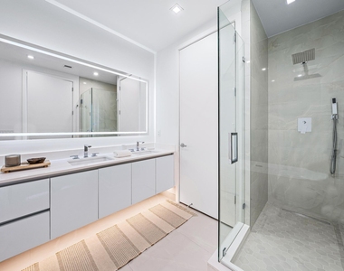 220 Lake Shore Drive - Photo Thumbnail 7