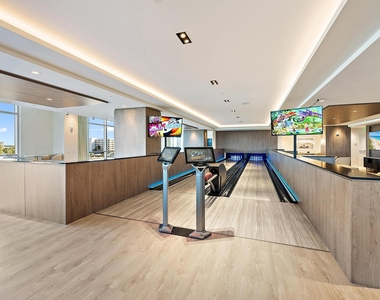 220 Lake Shore Drive - Photo Thumbnail 28
