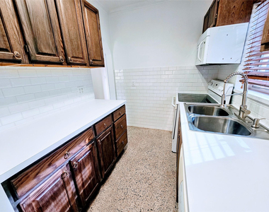 2040 Ne 174th Street - Photo Thumbnail 9