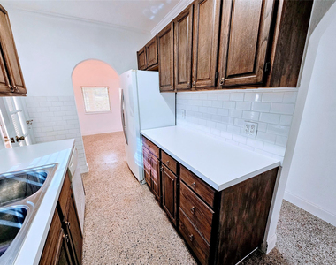 2040 Ne 174th Street - Photo Thumbnail 8