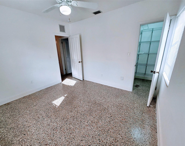 2040 Ne 174th Street - Photo Thumbnail 17