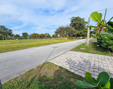 2040 Ne 174th Street - Photo Thumbnail 30