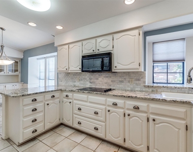 7010 Northwood Road - Photo Thumbnail 15