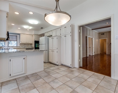 7010 Northwood Road - Photo Thumbnail 11