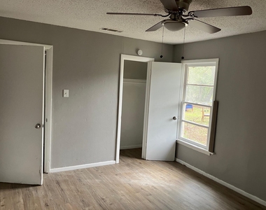 4017 Gordon Street - Photo Thumbnail 8