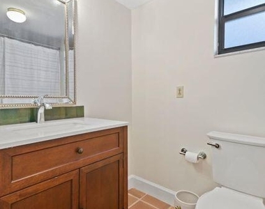 11863 Wimbledon Circle - Photo Thumbnail 10