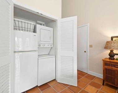 11863 Wimbledon Circle - Photo Thumbnail 8