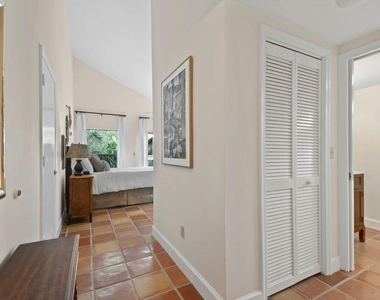 11863 Wimbledon Circle - Photo Thumbnail 6