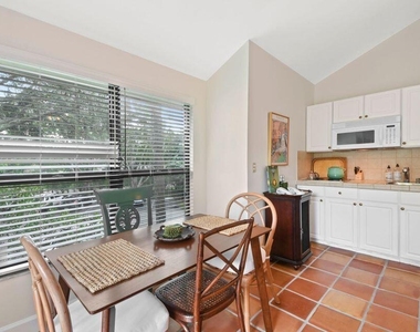 11863 Wimbledon Circle - Photo Thumbnail 5