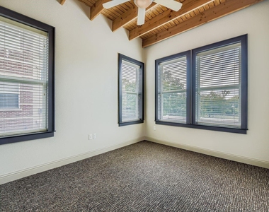 928 Lipscomb Street - Photo Thumbnail 7