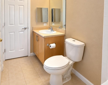 533 Ne 3rd Avenue - Photo Thumbnail 6
