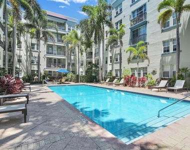 533 Ne 3rd Avenue - Photo Thumbnail 12