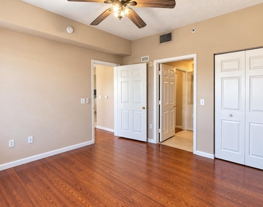 533 Ne 3rd Avenue - Photo Thumbnail 4