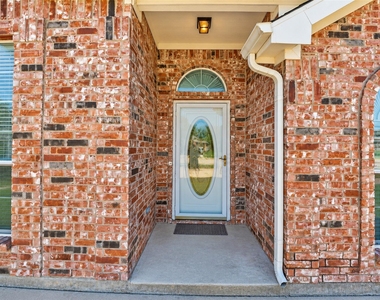 5121 Yaupon Drive - Photo Thumbnail 2