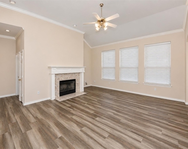 5121 Yaupon Drive - Photo Thumbnail 10