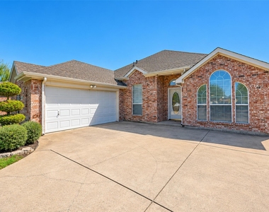 5121 Yaupon Drive - Photo Thumbnail 1