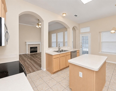 5121 Yaupon Drive - Photo Thumbnail 16