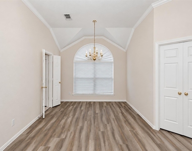 5121 Yaupon Drive - Photo Thumbnail 8