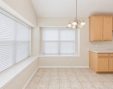 5121 Yaupon Drive - Photo Thumbnail 14