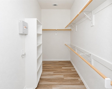 5121 Yaupon Drive - Photo Thumbnail 24