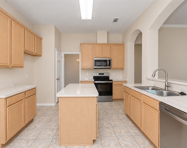 5121 Yaupon Drive - Photo Thumbnail 13